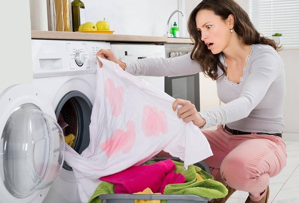 Прання білих речей із кольоровими