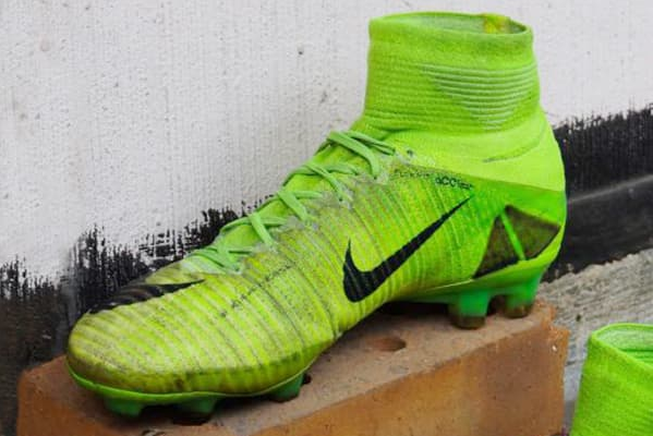 Брудні бутси