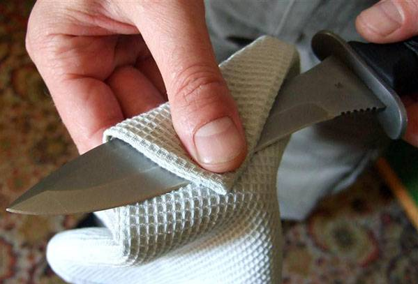 Видалення іржі з ножа