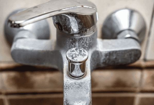 Вапняний наліт на крані