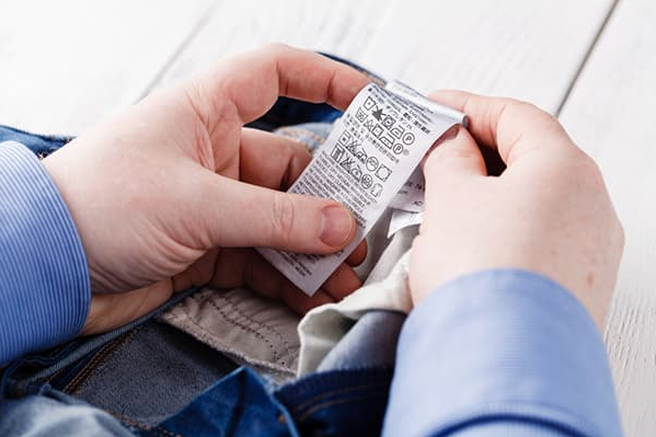 Ярлик на джинсах