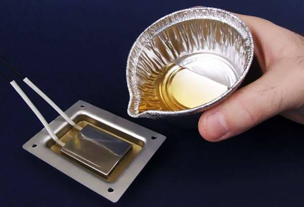 Робота з епоксидною смолою