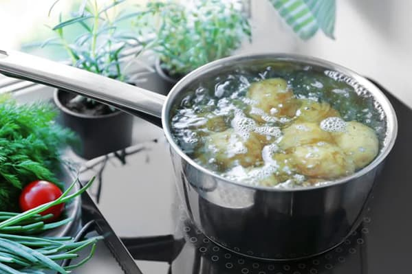 Варіння позеленілої картоплі